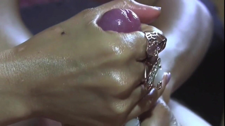 Julia-Softdome: Ngocok Kontol Pelan Ngocok Kontol Gadis ini menghabisinya