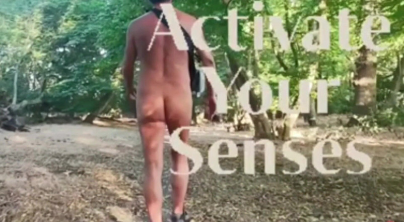 MaleModel: Passeggiata pubblica nuda