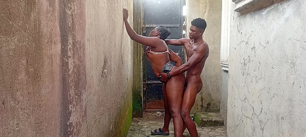 Creamyshuga: Sua namorada se recusou a deixar o pau grande gaint...