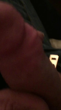 Жорсткий член у джинсах Леві 501