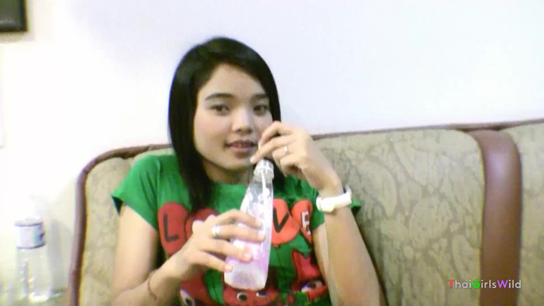 Thai Girls Wild: Memek sempit gadis hot thailand dicrot sperma hangat!