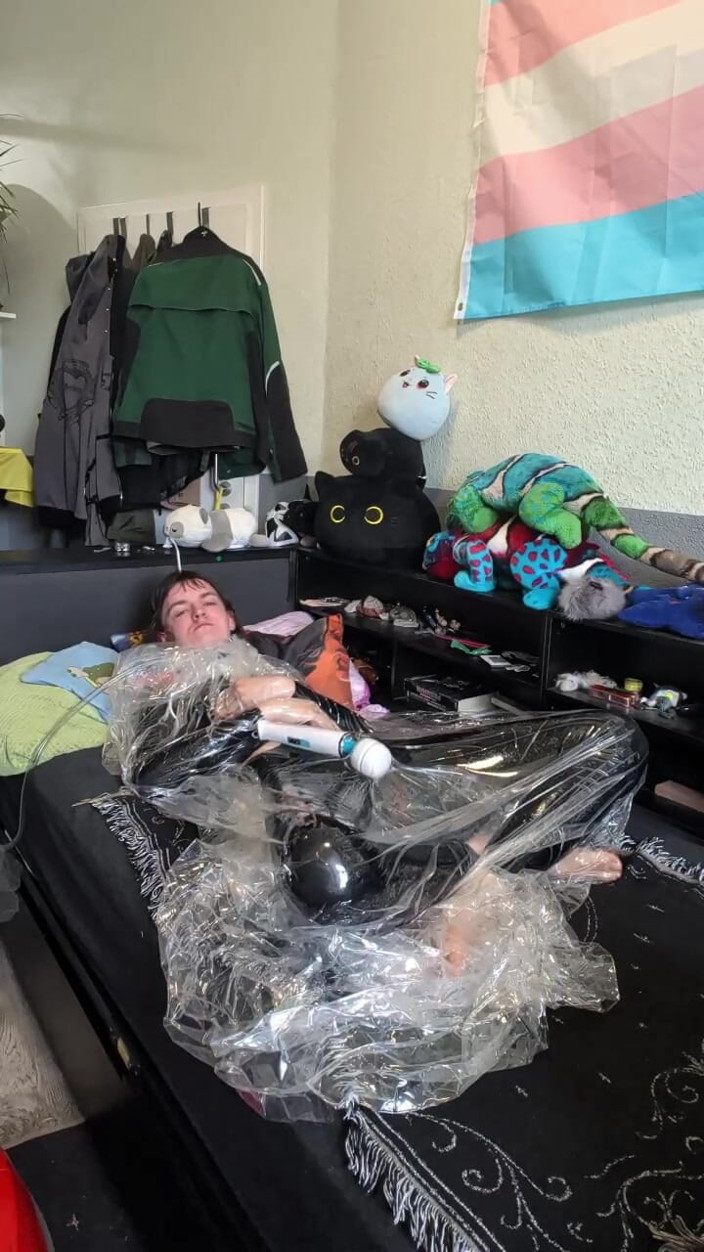 AJ_the_catgirl: Vacum Selfbondage löper ut