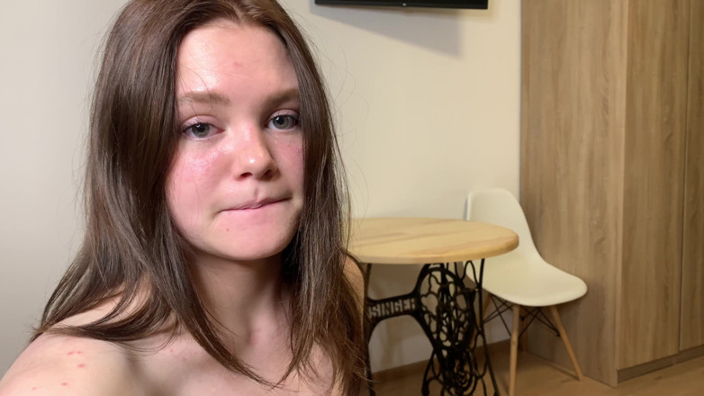 LoveHomePorn: Linda dedeándose y consolando su coño