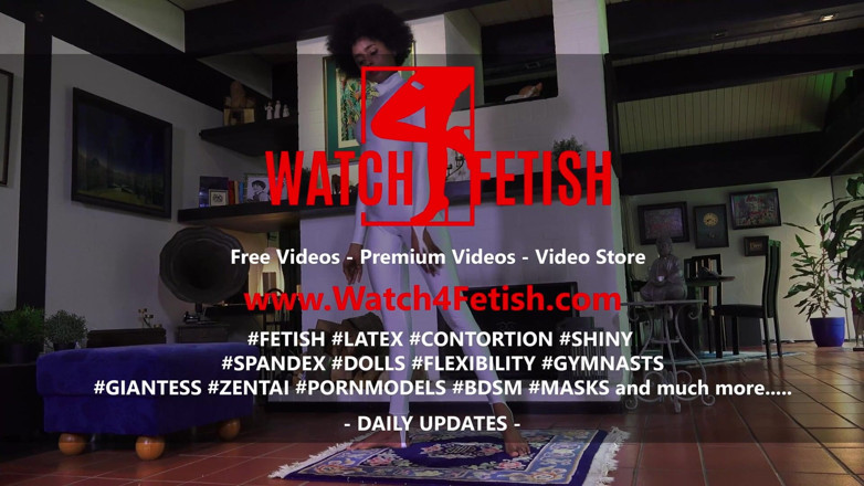 Gymnastic: Acrobacias en una Zentai Catsuit blanca