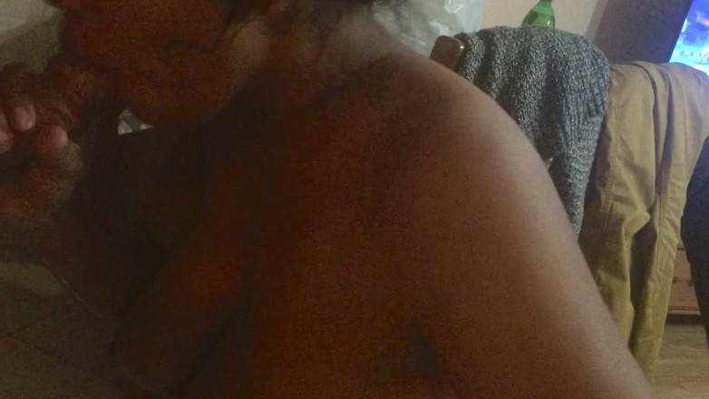 Megacute9999: Indonesia quỳ gối bú vòi nước