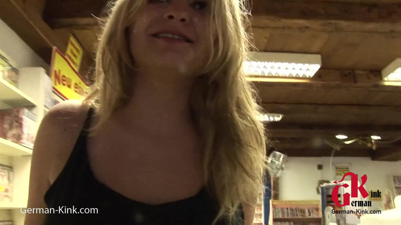 German Kink: Caro, sperma-frischer bukkake für sie und sie macht eine schöne...
