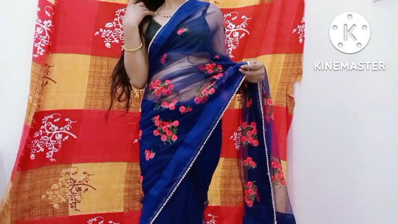 Ankurpriya000: Vaše sexy video: Priya masturbuje v kině v Sárí.