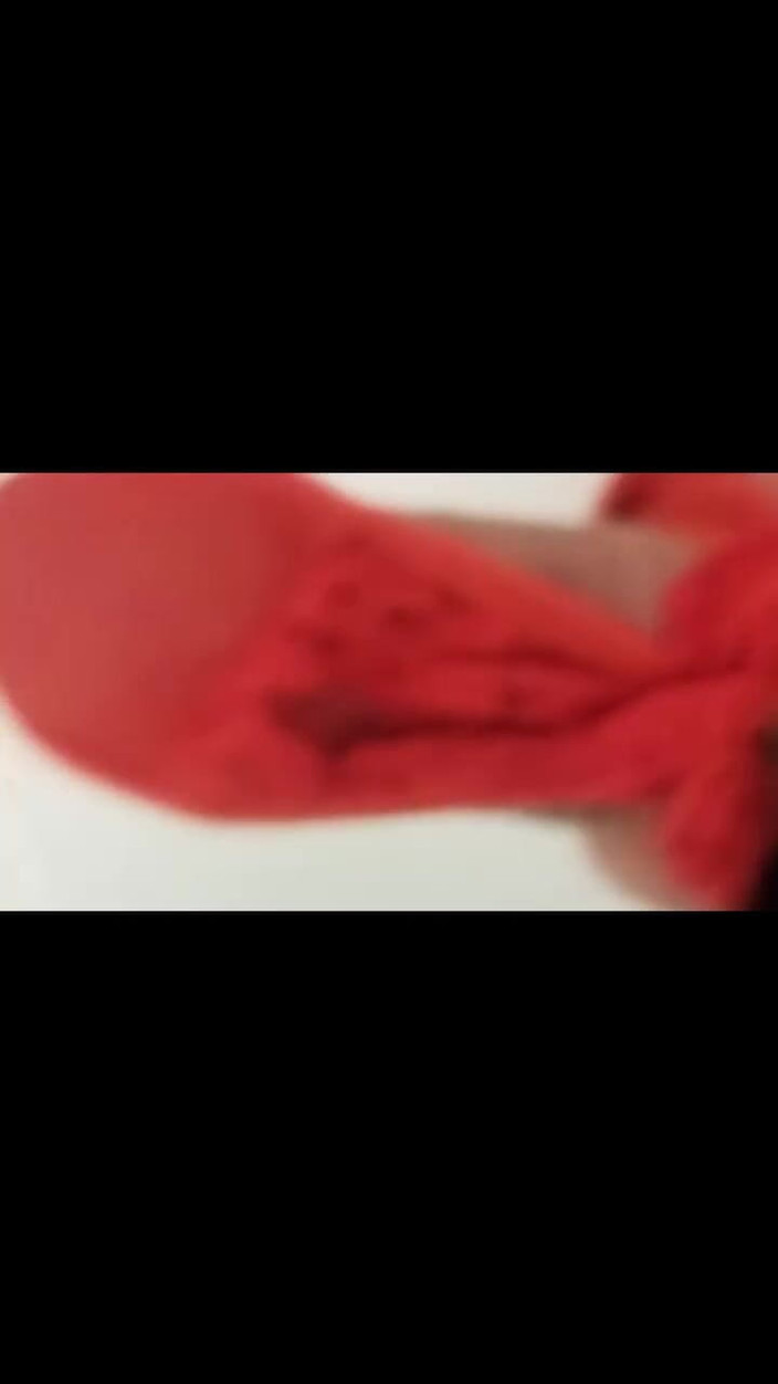 Fun with underwear: 射在邻居的内裤里