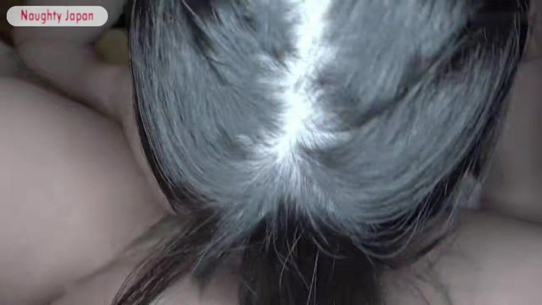 Jap Porn Project: La bellezza dei capelli neri magri e con la texture...
