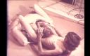 Vintage megastore: Videoclip porno retro din anii șaptezeci cu un sex în trei sexy