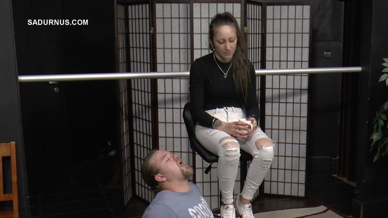 Sadurnus: Mistress Evangelie Gets Her Shoes Cleaned and Smokes