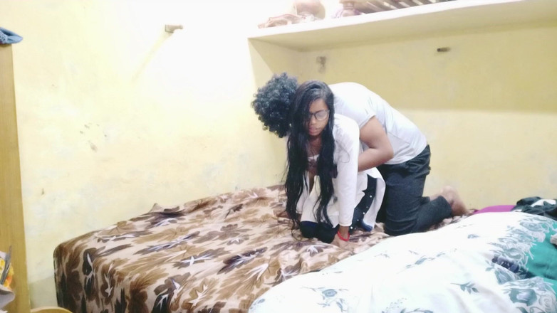 Hindi-Sex: Гарячу студентку відтрахали за її хорошу роботу