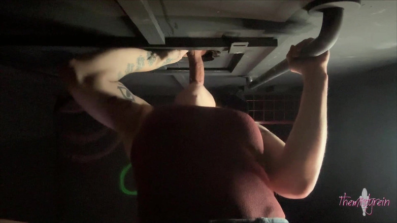Themistyrein: Misty går till ett glory hole för första gången