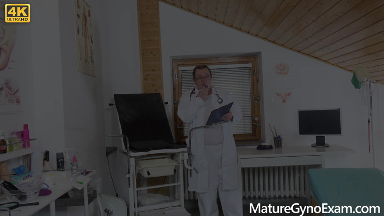 Mature Gyno Exam: วัดอุณหภูมิรูตูดคุณยายเซ็กซี่ Linda G