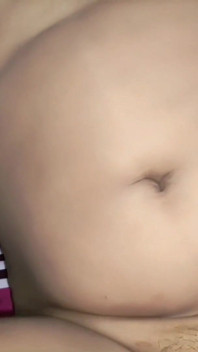 Tante india dengan memek aduhai lagi asik ngusap memeknya pakai mainan seks sampai dicrot di dalam