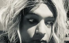 Heather taylor si masturba davanti al suo specchio