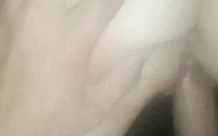 SHAKRATASNEEM: 继妹与男朋友的设置如此操逼亲吻