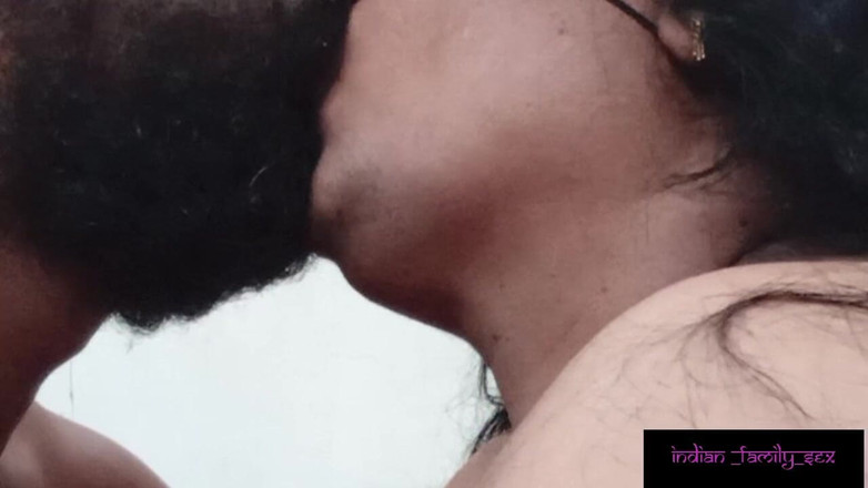 Indian IFS: Мачуха цілує пасинка