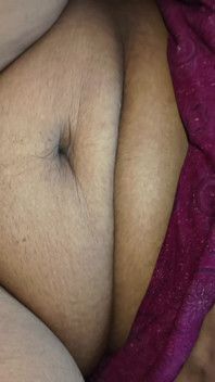 Chennai sexy esposa Varsha caliente y romántica masti en camisón con joven