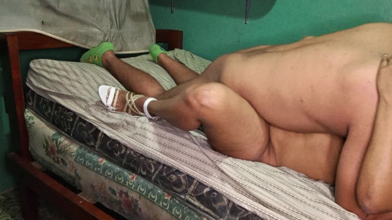 BigassMILF40: Misionářské šukání pro tamilskou brunetku na vysokých podpatcích