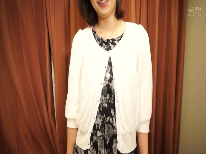 MBM3988: Schattige tengere Japanse babe stemt ermee in om langs te...