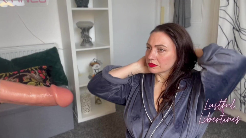 Lustful Libertines: Macocha! Dlaczego moje jaja są takie duże?