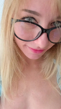 Sexy nevlastní sestra mě škádlí a dovoluje mi stříkat do jejích kalhotek před rande se svým přítelem