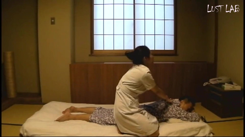 Lust lab: Sie kam, um mich zu entspannen. Ich habe ihr am...