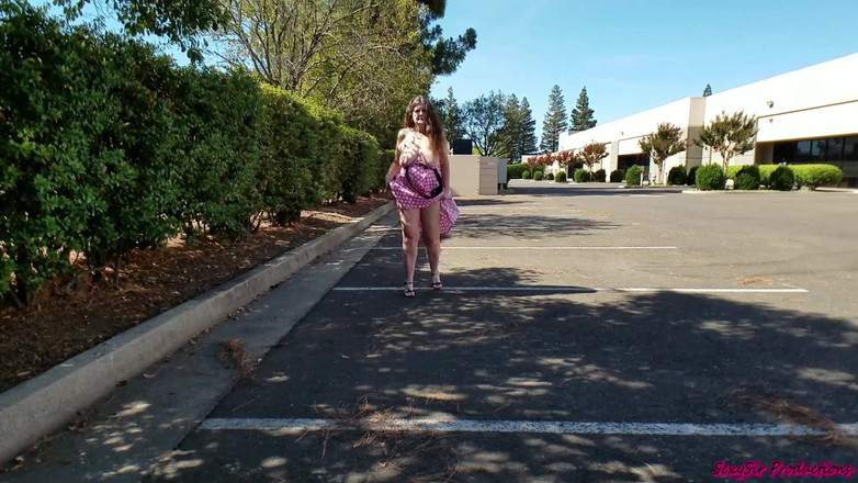 Sexy Sandra N Sir Christopher: Anální škádlení z 50. let Polka Dot šaty