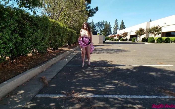 SexySir Productions: Polka dot ăn mặc trêu chọc qua đường lỗ hậu của 50
