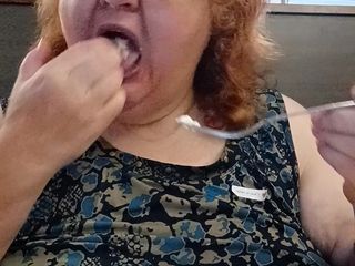 BBW nurse Vicki adventures with friends: Blueberry crepes a Creme Yummy