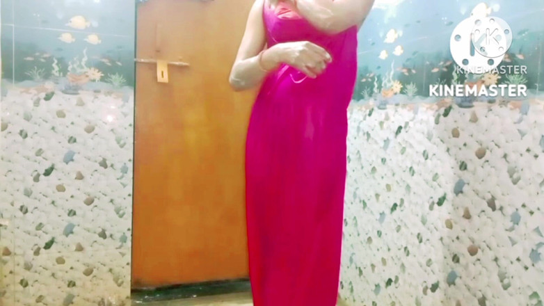 Ankurpriya000: 洗澡的继妹和热辣的哥