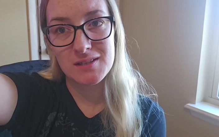 Mama_Foxx94: Passions promiscuies : le fantasme de séduction d’une MILF blonde