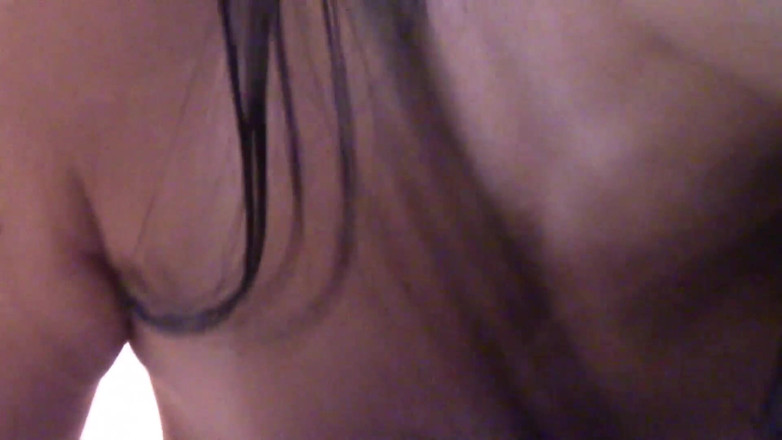 Randy and Deria: Une nounou aide un jeune homme à jouir