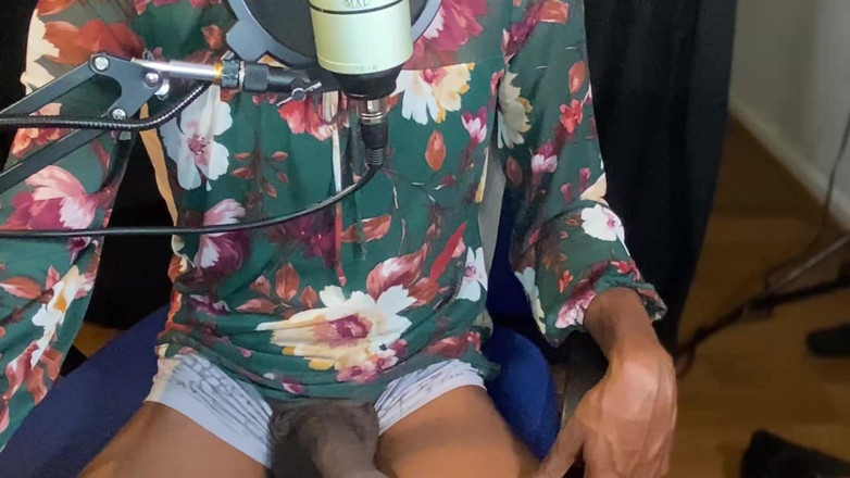 MerlinMystique: Une grosse bite transsexuelle saute avant de jouir