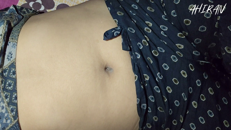 Aahan Ahiran: La figa pelosa della vagina recensione e gioca con il...