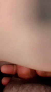 Buurmeisje oma van dichtbij creampie
