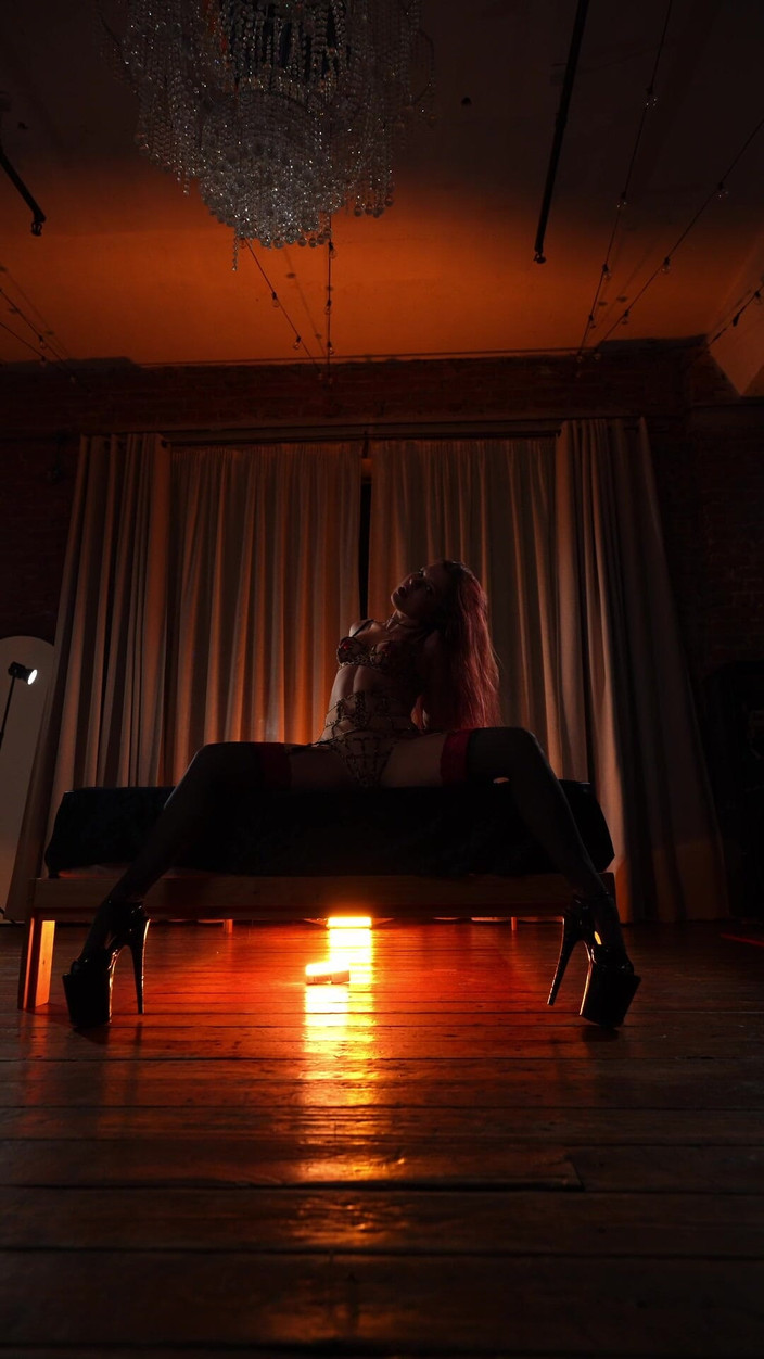 Renata Fox: Cel mai fierbinte dans chiar pe pat