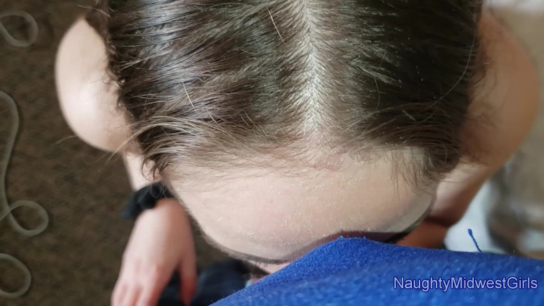 NaughtyMidwestGirls: Lainna White - курящий минет в видео от первого лица