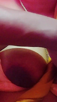 Desi Indische liefhebbers beginnen volledige harde Hindi seksvideo