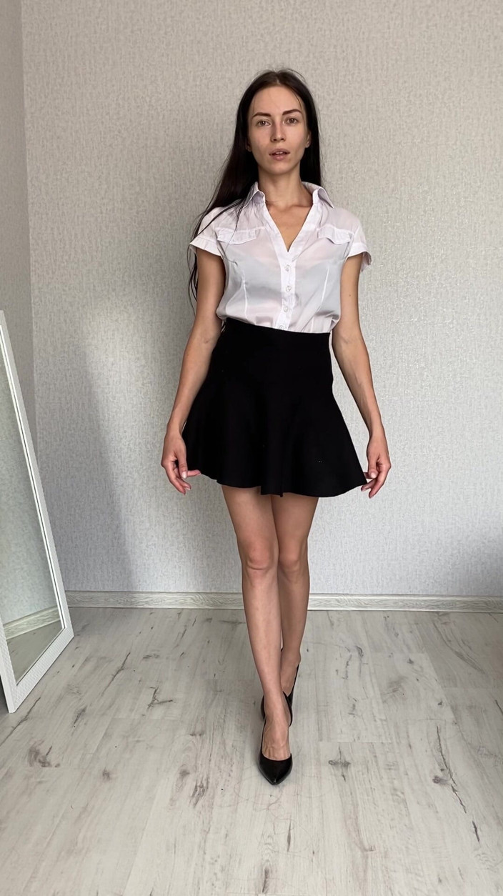 Princess Monica: JOI, Legs Tease, Modeling, Cum Countdown