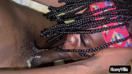 HornyVille: Mám svého ptáka nedbale saje od profesionální nadržené manželky