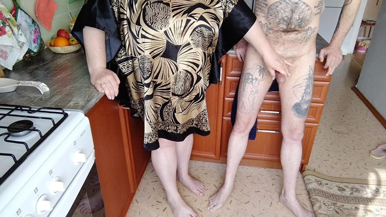Zona901: roommate jerks off my cock in the kitchen