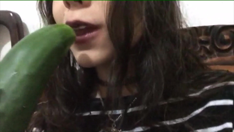 Adorable Teen: Young Latina girl who likes to suck cocks tries to...