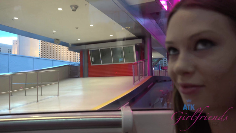 ATK Fans (Girlfriends): Vacanze virtuali a Las Vegas con la carina Alexa Nova 1/2