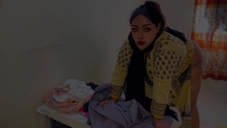 Aria Mia: Tailor dikongkek makcik Ayesha berpantat besar - makcik desi pantat besar...