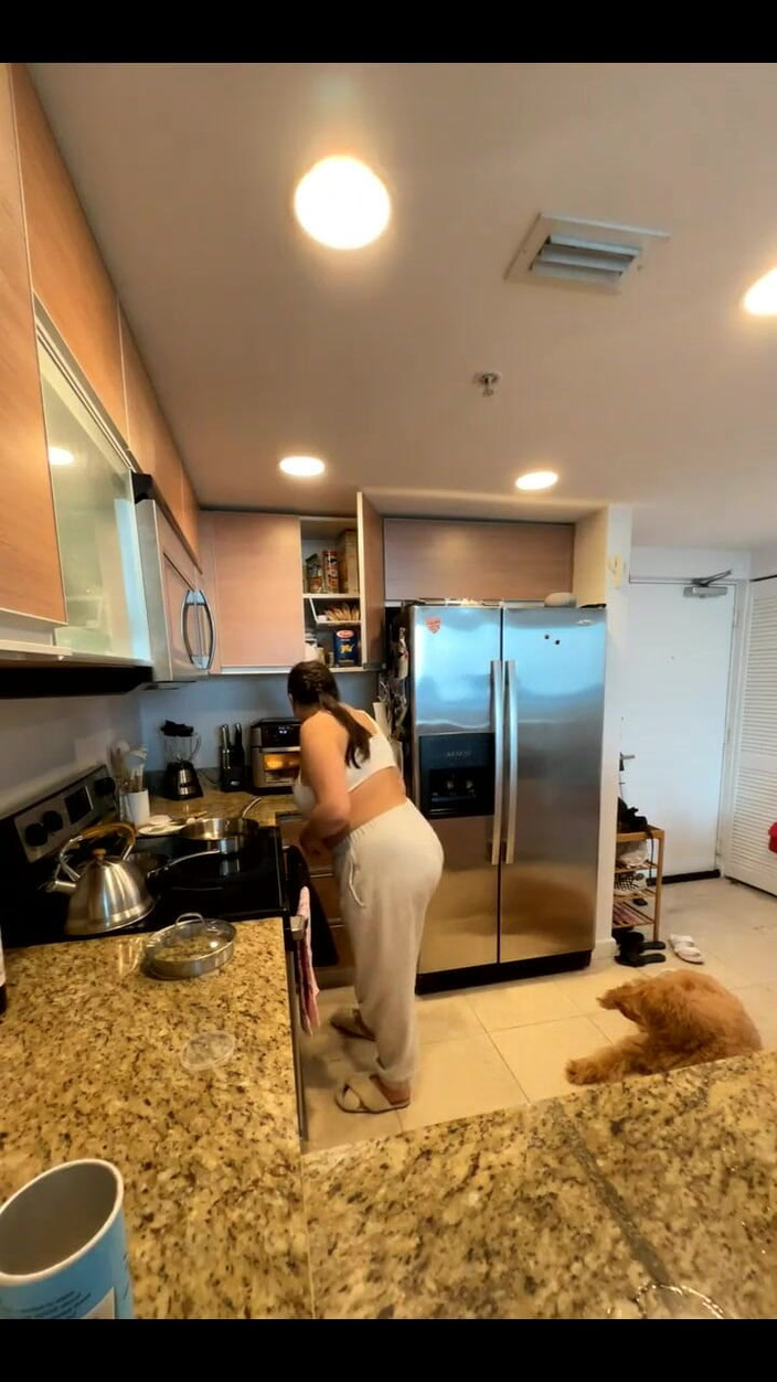 Dani Valentina: Привет, детка!