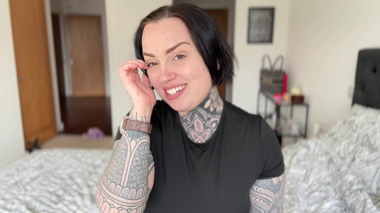 Miss Valentina: Сводная сестра жестко застукала тебя, инструкция по