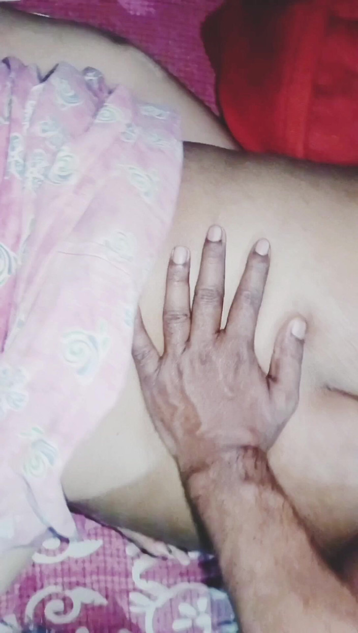 BMsexlove100: 热辣美味的妻子再次偷偷地操丈夫的朋友