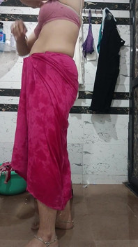 Priya si kakak ipar india lagi asik mandi